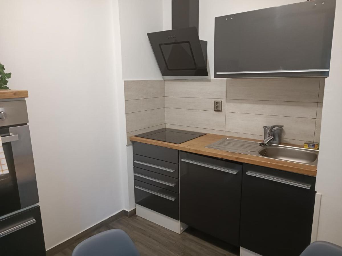 Apartman Hric -50M Od Plaze- Mali Lošinj Екстериор снимка