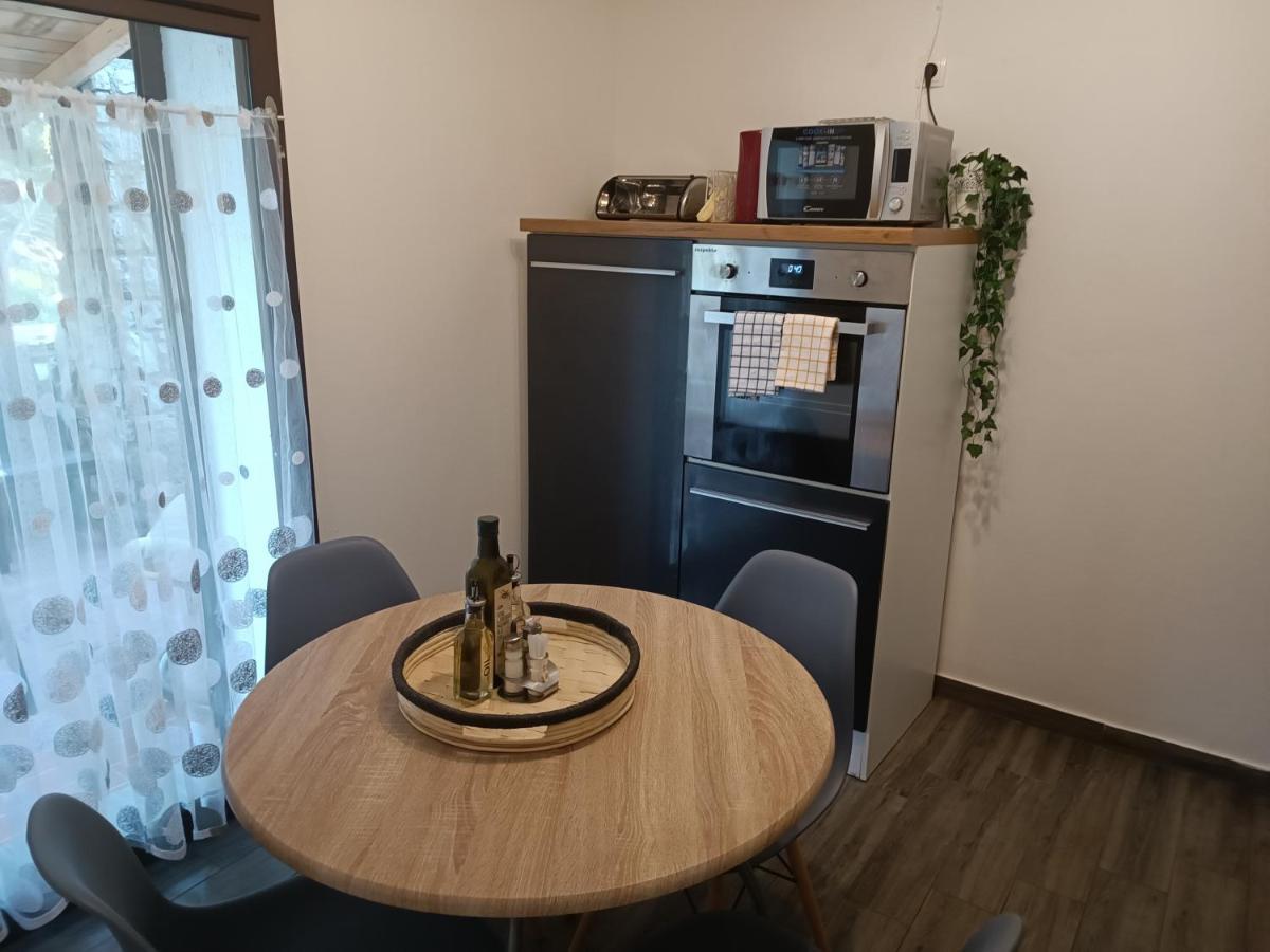 Apartman Hric -50M Od Plaze- Mali Lošinj Екстериор снимка